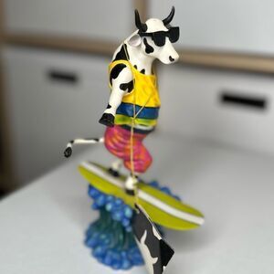 Cow parade cowabunga figure